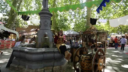 La Feira das Marabillas lleva a A Coruña hasta la época medieval